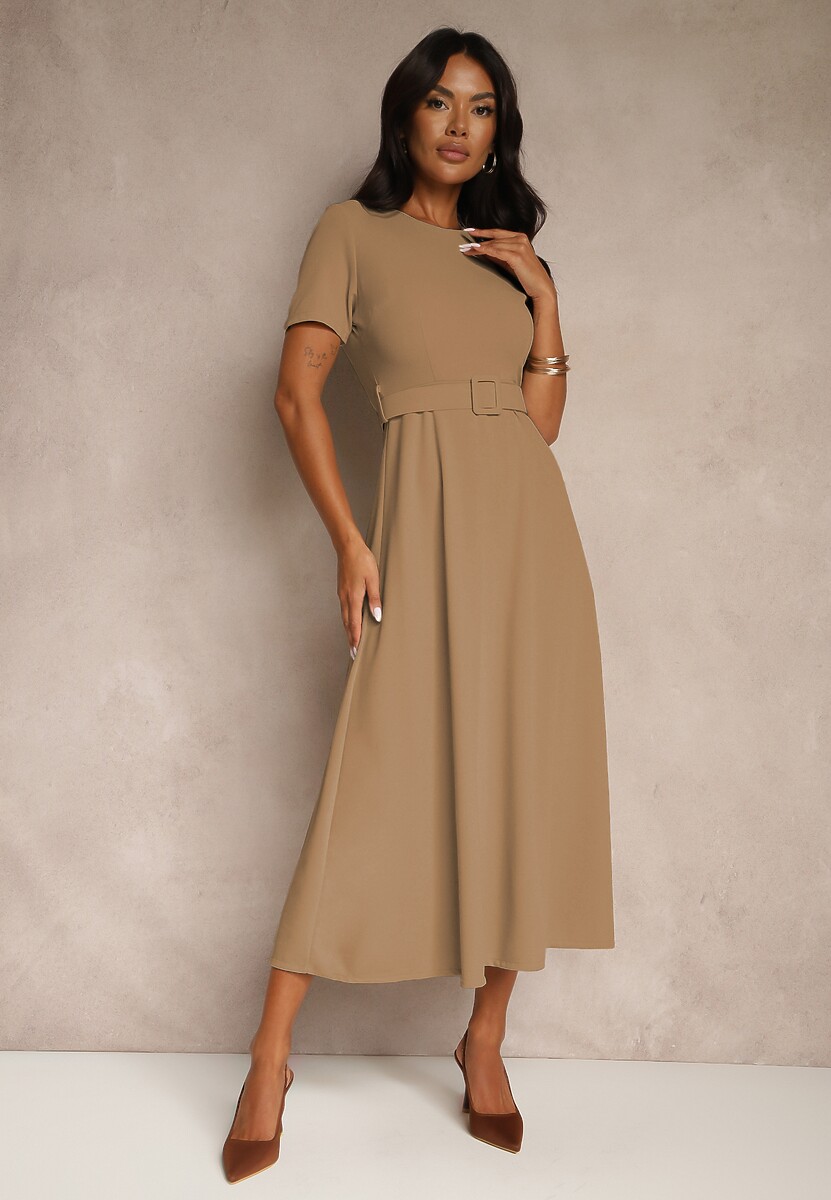 Czarna Sukienka o Rozkloszowanym Kroju z Ozdobnym Paskiem Desiliena