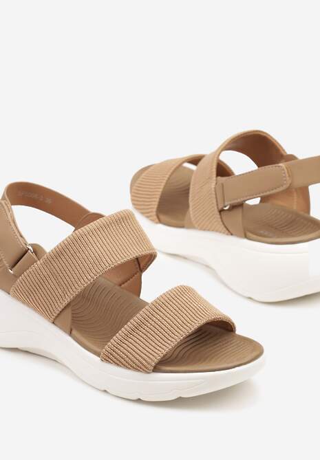 Ciemnobeżowe Sandały Ozdobione Prążkowanymi Paskami Faleleldi