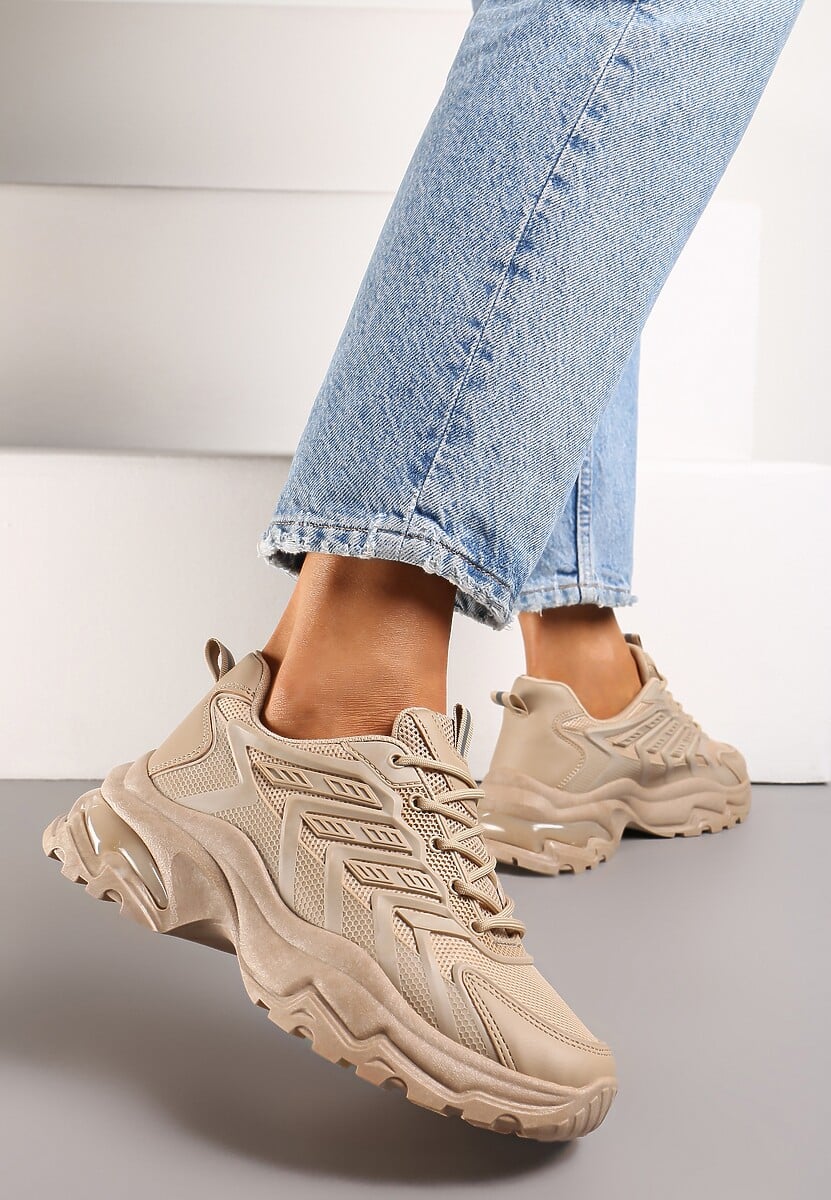 Ciemnobeżowe Sneakersy na Tłoczonej Podeszwie z Siateczkowymi Wstawkami Amrogia