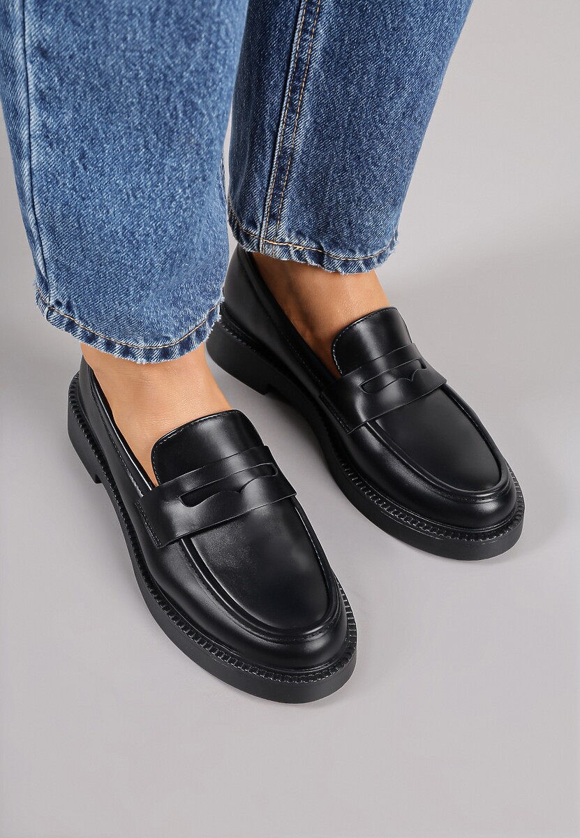 Czarne Mokasyny Vices Ozdobione Przeszyciami Racce