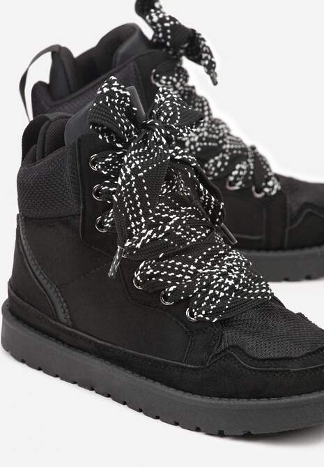 Czarne Sneakersy Ozdobione Sznurówkami w Geometryczny Wzór Avoslia