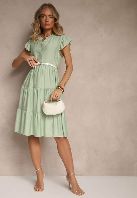 Jasnozielona Rozkloszowana Sukienka z Dekoltem w Kształcie Litery V Mevamara