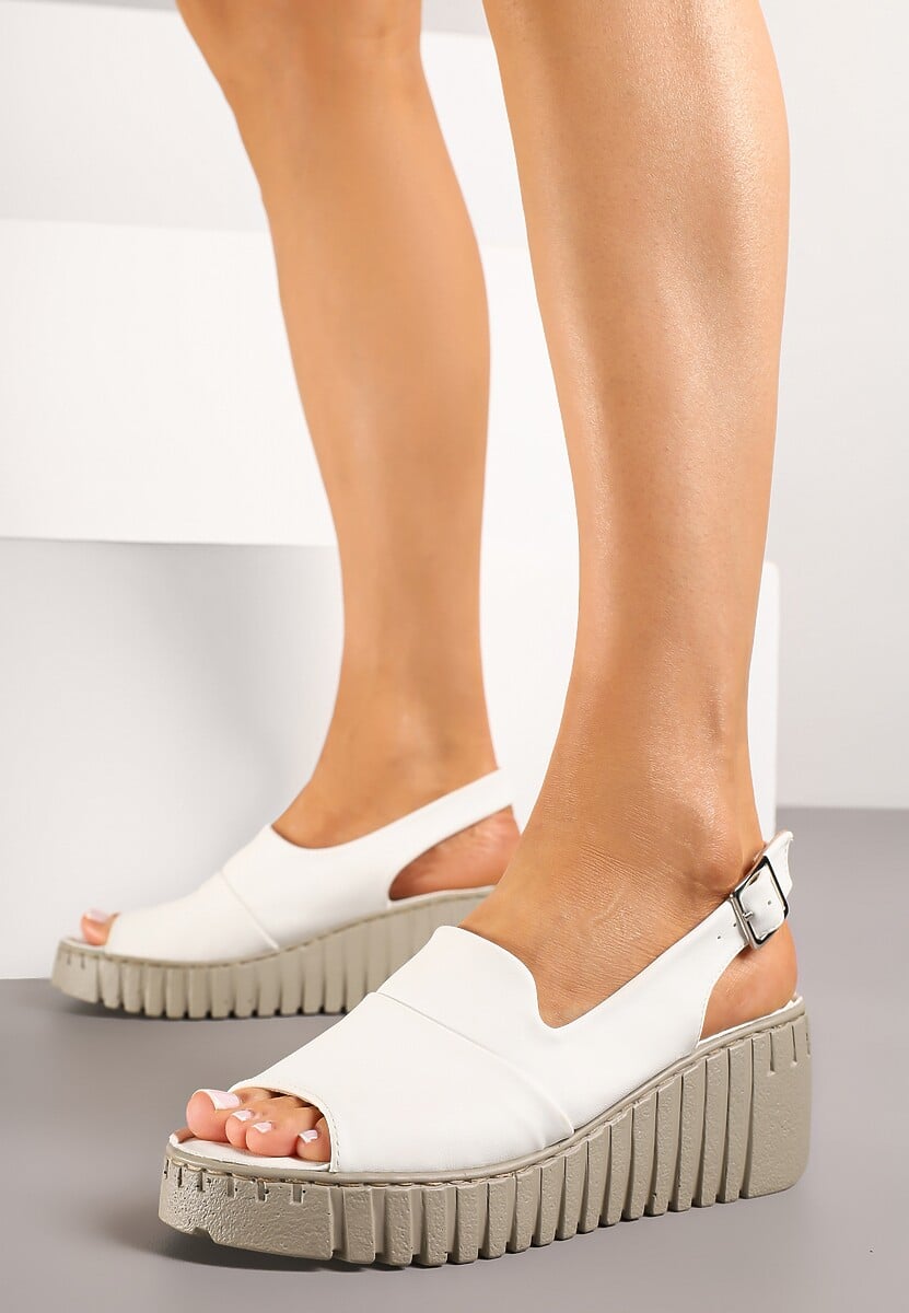 Białe Sandały na Tłoczonym Koturnie Vices Reaveline