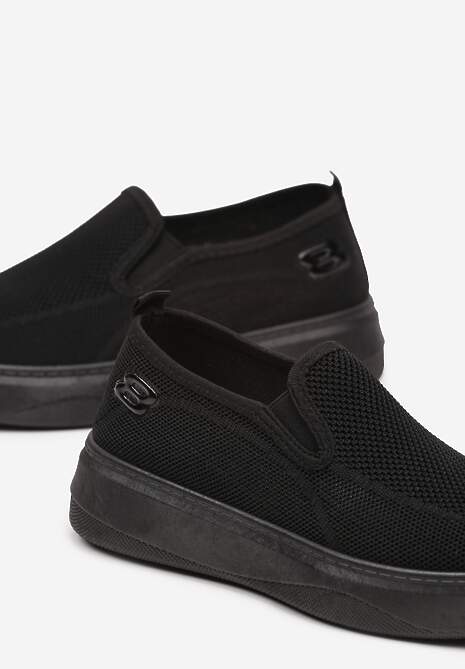 Czarne Tenisówki na Platformie bez Zapięcia Ozdobione z Przodu Perforacją Prinesa