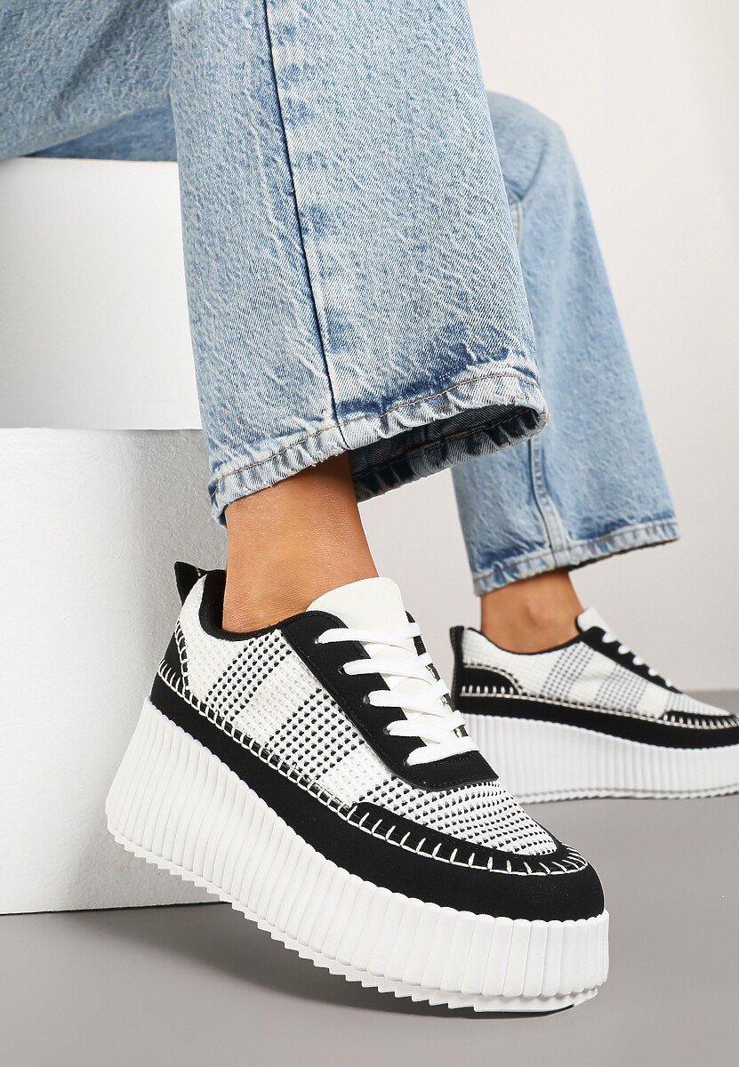 Czarno-Białe Sneakersy na Tłoczonej Platformie z Ozdobnymi Przeszyciami Faloviela