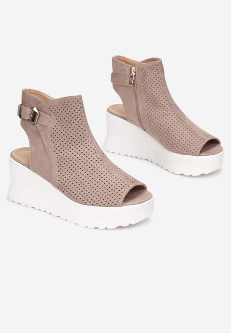 Ciemnobeżowe Ażurowe Sandały na Koturnie z Noskiem Peep Toe i Odkrytą Piętą Bhanios