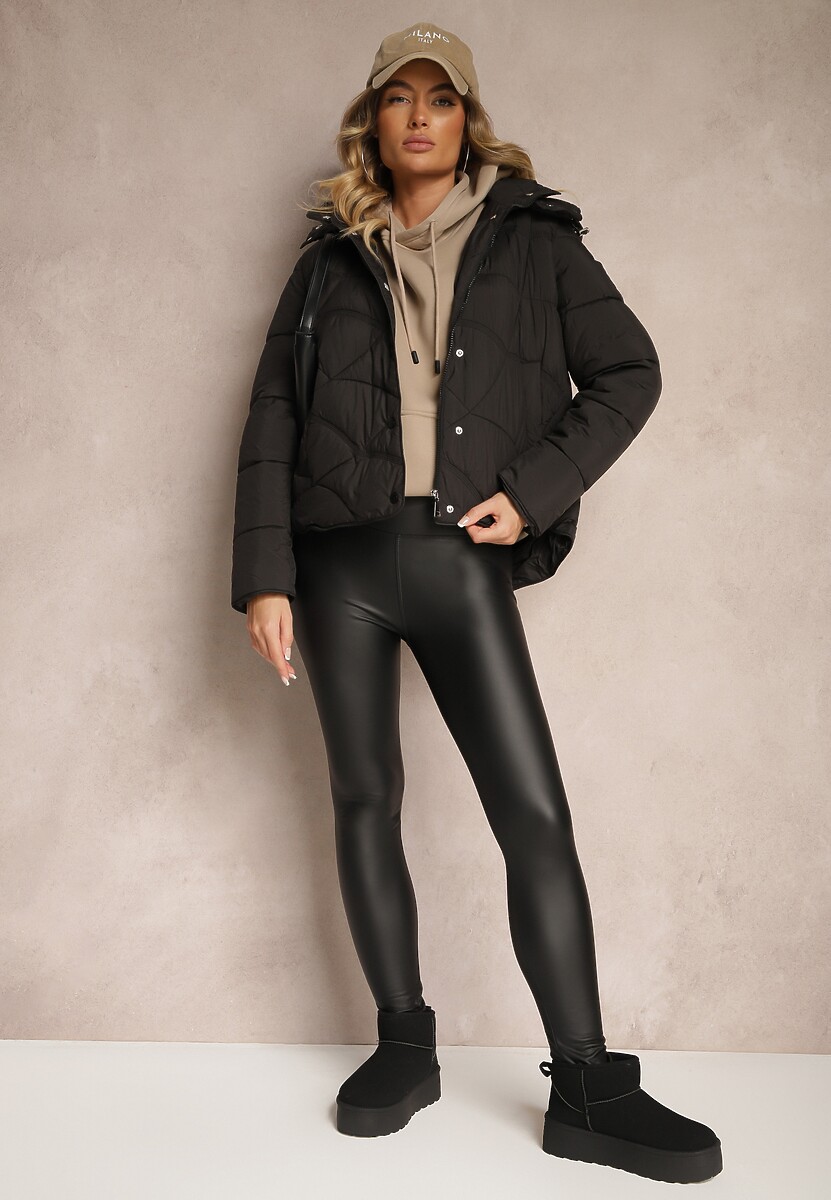 Czarna Kurtka z Pikowanymi Przeszyciami o Prostym Kroju z Kapturem i Kieszeniami Salielia