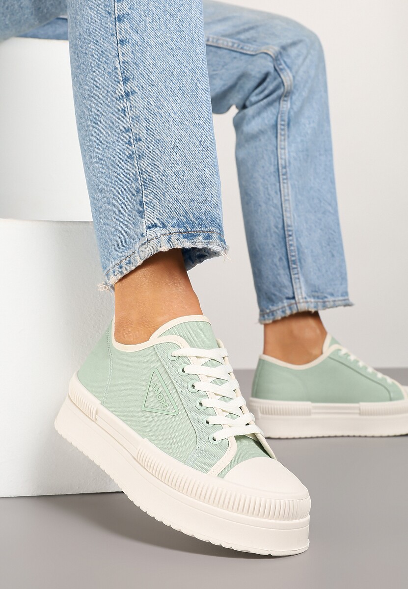 Jasnozielone Trampki na Podwójnej Podeszwie z Ozdobnym Znaczkiem na Cholewce Alivrelia