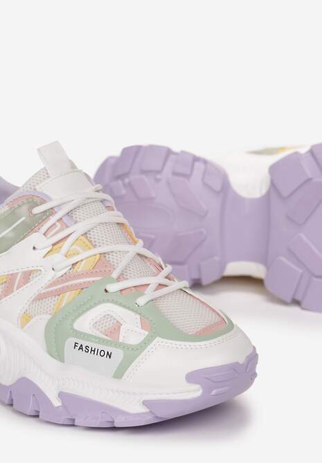 Biało-Zielone Sneakersy na Tłoczonej Podeszwie Zdobione Licznymi Wstawkami Nilrocis