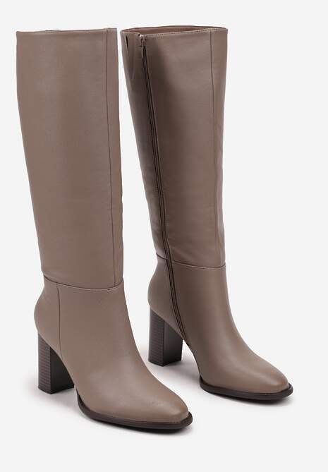 Ciemnobeżowe Kozaki na Słupku z Lekkim Ociepleniem Hanissa