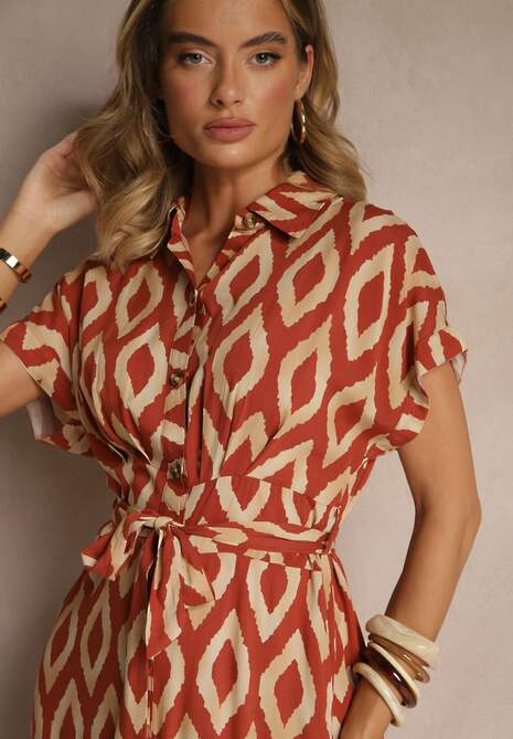 Pomarańczowa Koszulowa Sukienka z Wiskozy Ozdobiona Geometrycznym Motywem  Ralomia