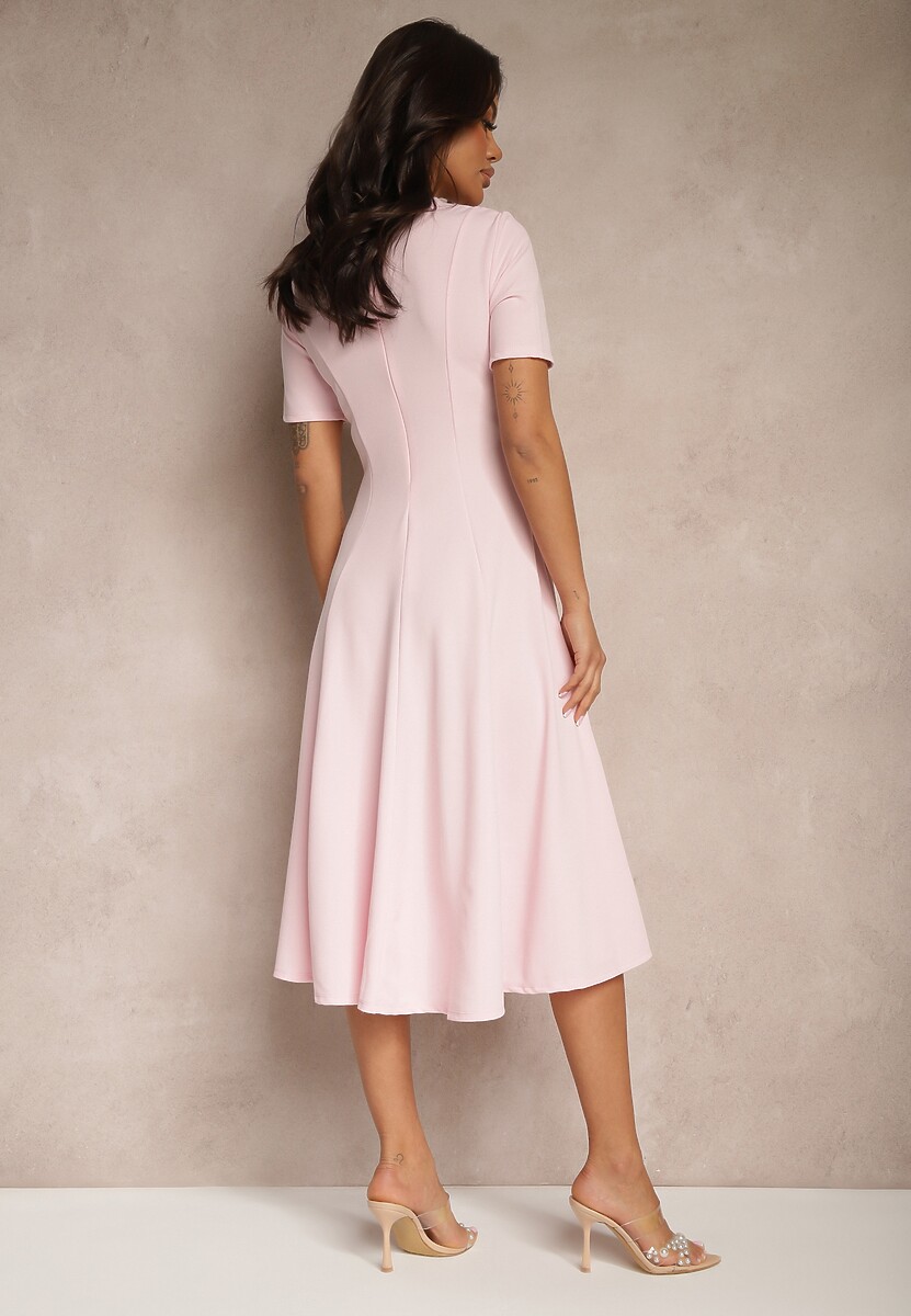 Różowa Sukienka Rozkloszowana o Taliowanym Fasonie Telaswena