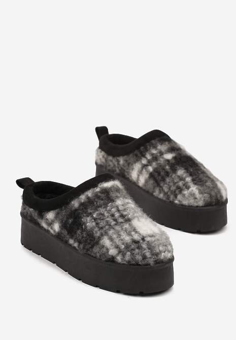 Czarne Śniegowce na Platformie Ozdobione Kratą Ammea