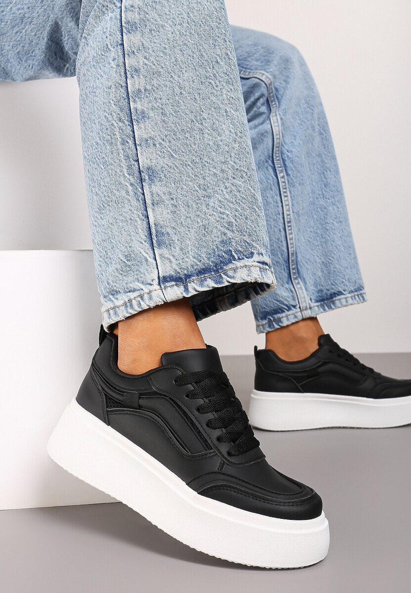 Czarne Casualowe Sneakersy na Płaskiej Podeszwie Ozdobione Paskami Vlivana