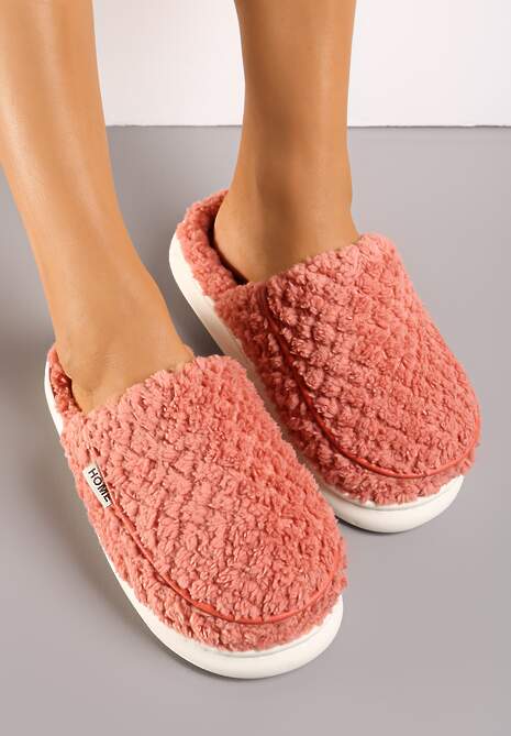 Czerwone Kapcie z Miękkiego Kożuszkowego Futerka Lilissa