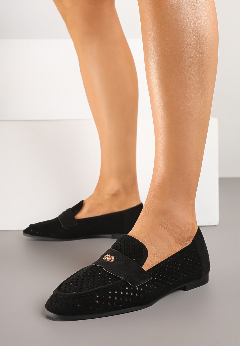 Czarne Klasyczne Mokasyny z Ażurową Cholewką Neovellea