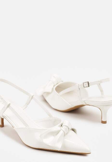 Białe Sandały Lakierowane Vices na Kaczuszce Typu Slingback z Kokardą Kovenna