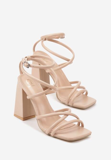 Jasnobeżowe Sandały na Wysokim Słupku z Cienkimi Paskami Tajo
