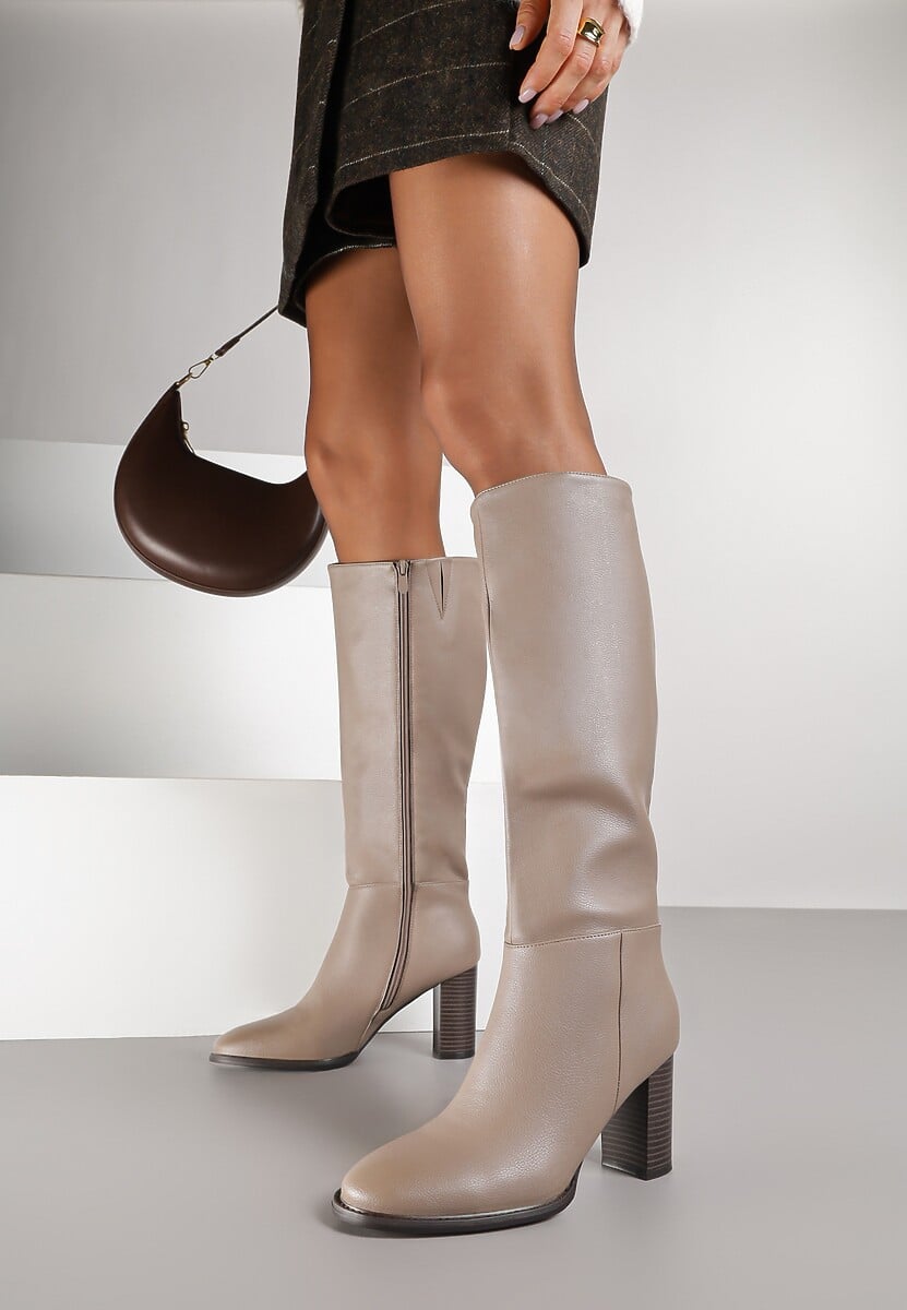 Ciemnobeżowe Kozaki na Słupku z Lekkim Ociepleniem Hanissa