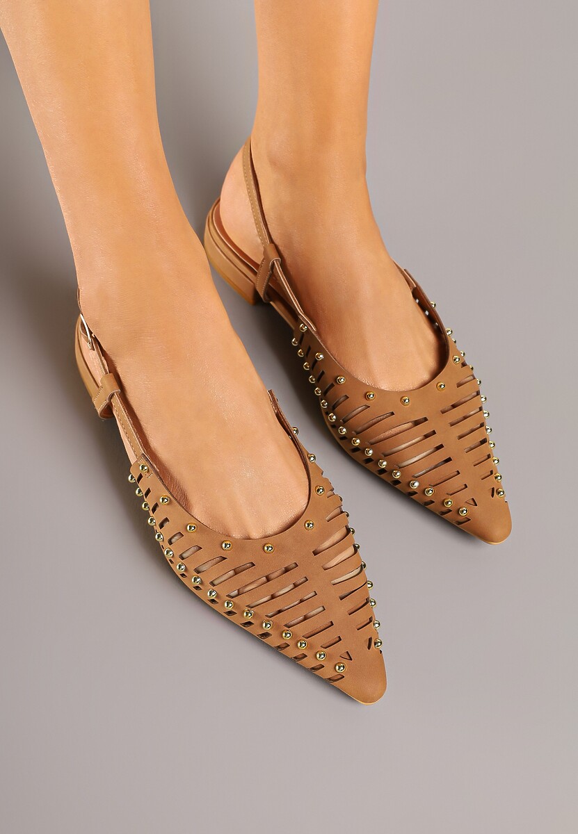 Brązowe Sandały Vices w Stylu Mules z Nitami i Drobnymi Wycięciami Vevalora