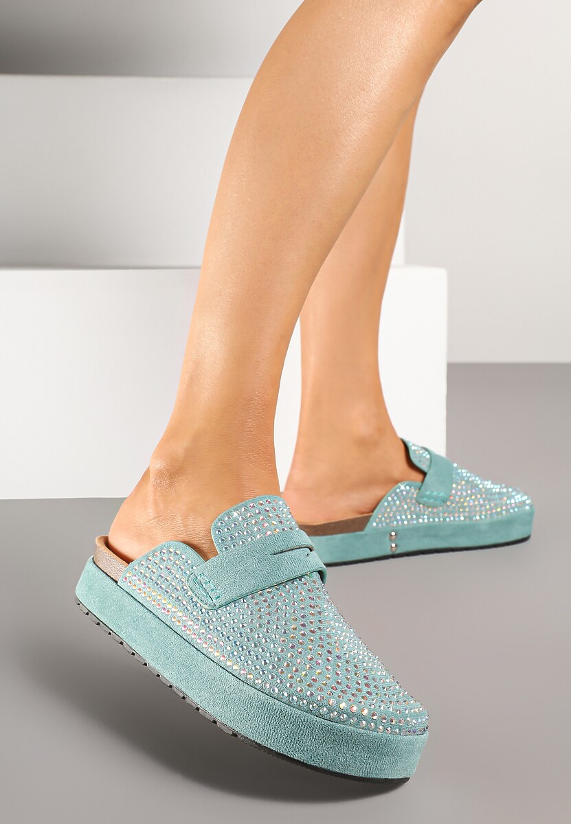 Zielone Klapki Ozdobione Paskiem i Cyrkoniami Aludessa