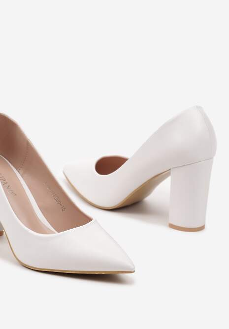 Białe Czółenka na Słupku w Klasycznym Stylu Quaravia