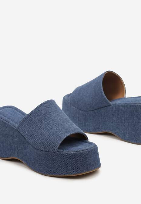 Niebieskie Klapki z Ekozamszu na Koturnie w Jeansowy Wzór Rosolia