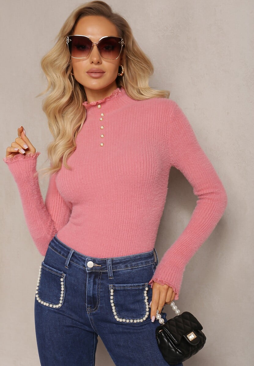 Ciemnoróżowy Wełniany Golf na Perłowe Guziki z Ozdobną Koronką Hejsunna