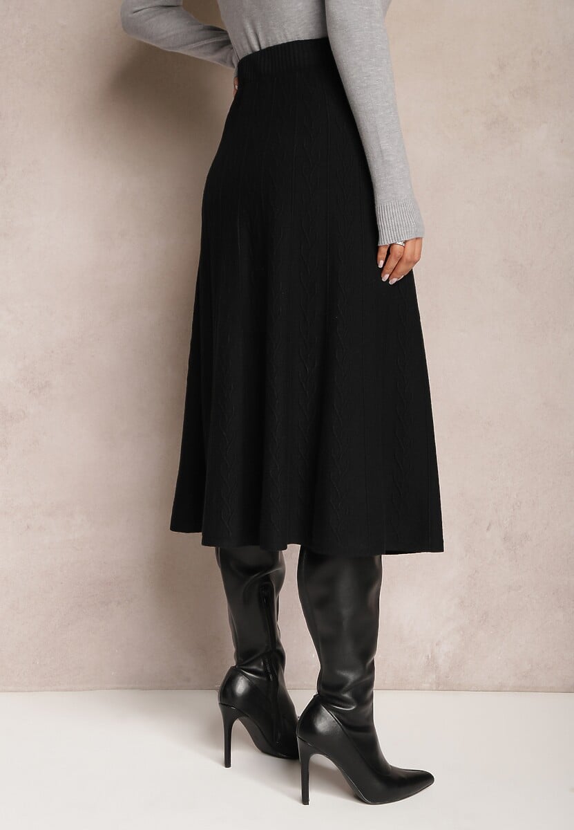 Czarna Rozkloszowana Spódnica Midi ze Sweterkowego Tłoczonego Materiału i Gumką w Pasie Tuilera