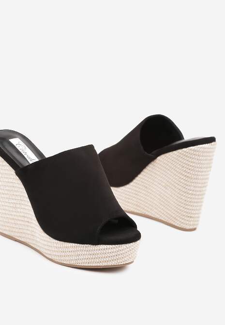 Czarne Klapki z Szerokim Paskiem i Plecionym Koturnem Relivan