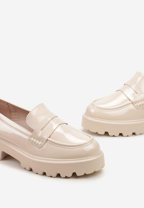 Beżowe Lakierowane Mokasyny z Grubą Podeszwą Lithara