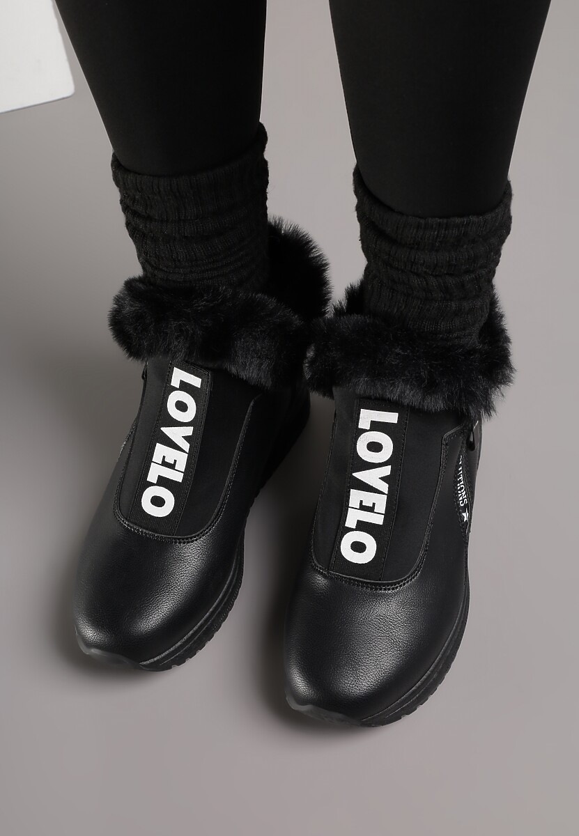 Czarne Sneakersy na Płaskiej Podeszwie Ozdobione Futerkiem i Napisami Rialises