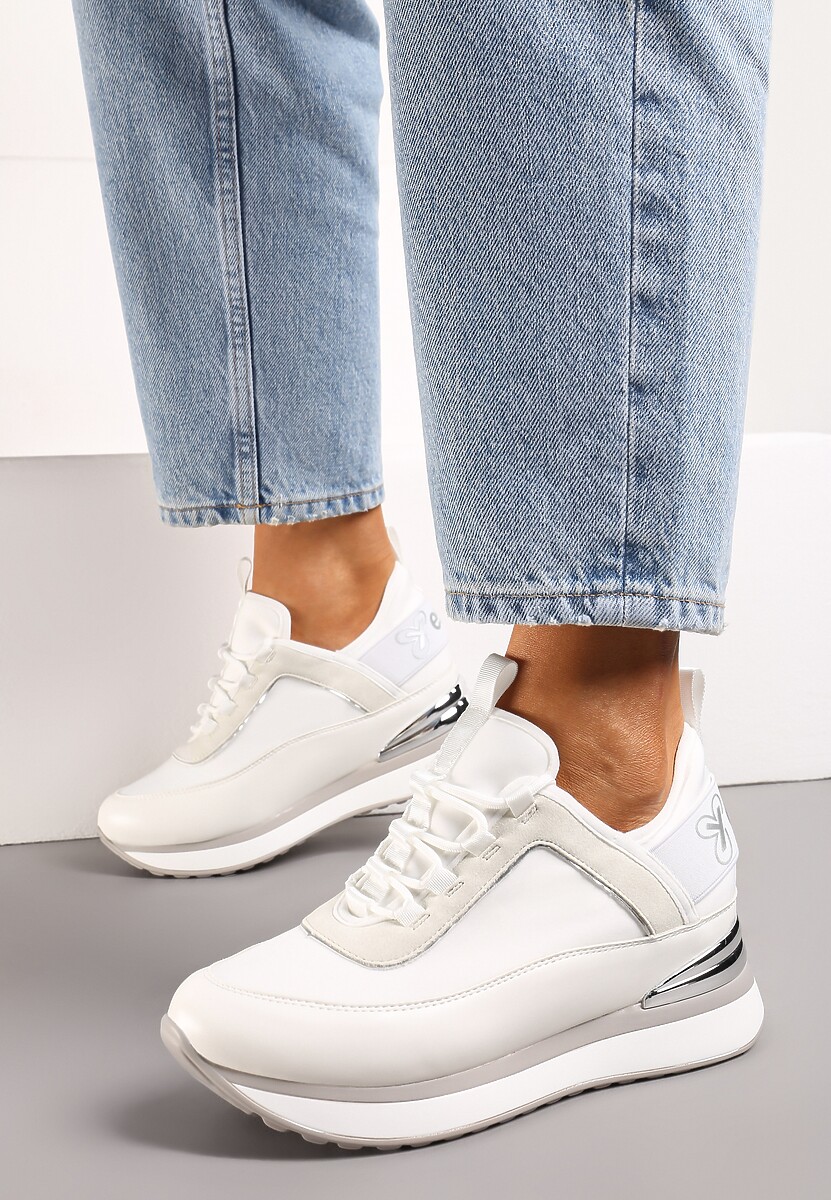 Czarno-Białe Sneakersy z Metaliczną Wstawką i Ozdobnym Napisem na Ukrytym Koturnie Alivewna