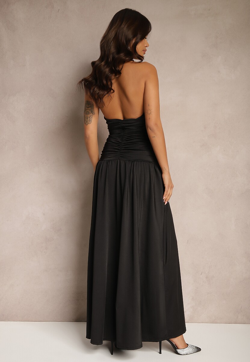 Czarna Taliowana Sukienka z Głębokim Dekoltem Usztywnianymi Miseczkami i Marszczeniem Vamigala