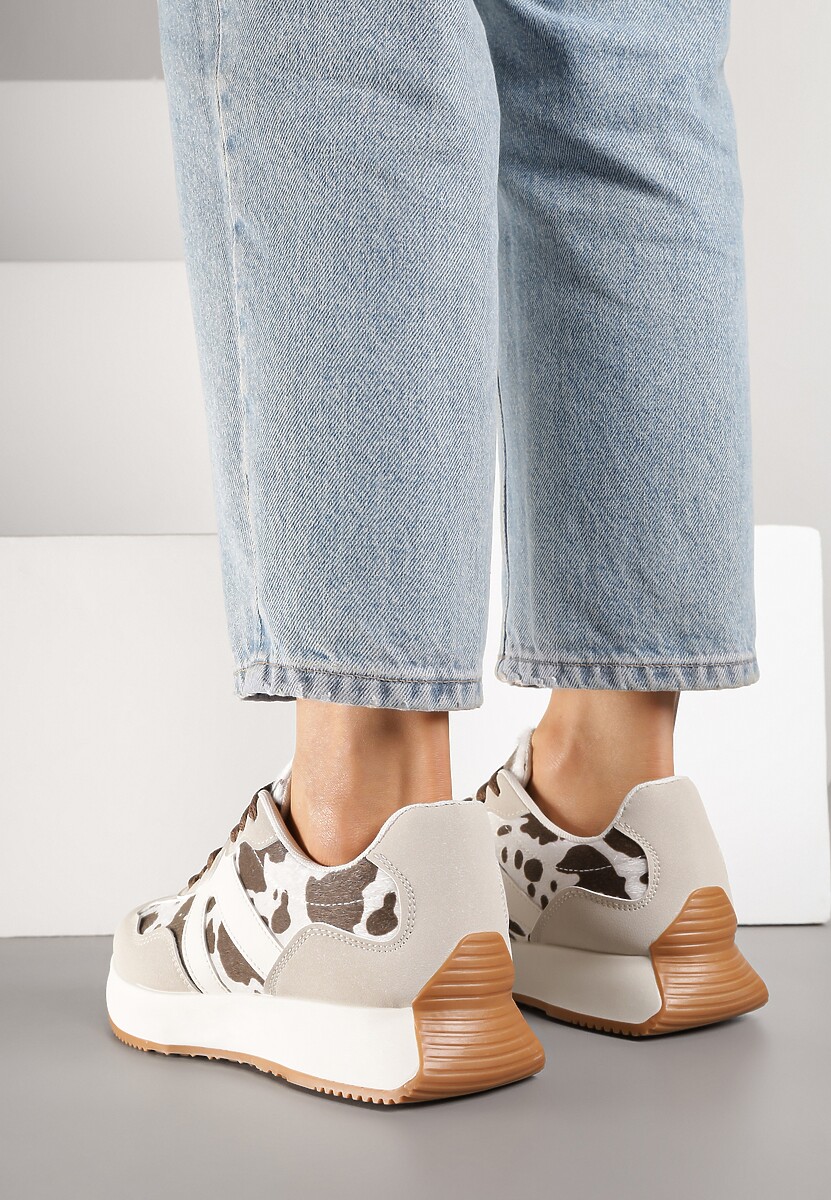 Beżowo-Brązowe Sneakersy na Płaskiej Podeszwie z Geometryczną Wstawką i Wzorem w Krowie Łaty Sewla