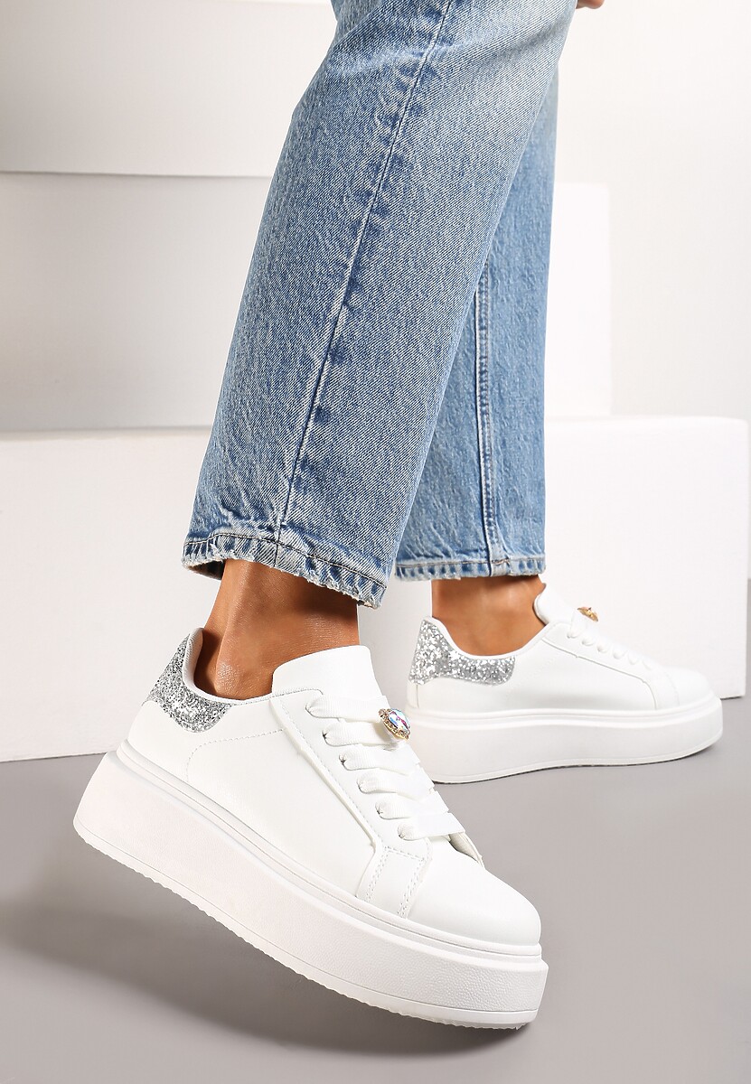 Biało-Srebrne Sneakersy z Brokatową Wstawką i Cyrkonią przy Sznurówkach Wineta