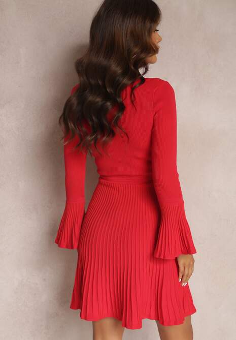 Czerwona Sukienka Taliowana z Falbankami Amandus