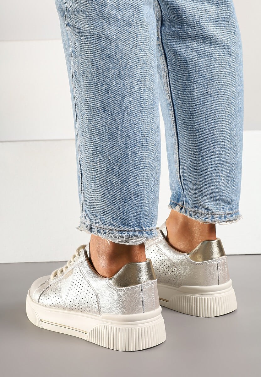 Złote Sneakersy Typu Tenisówki ze Skóry Naturalnej z Ozdobną Perforacją Vivallie