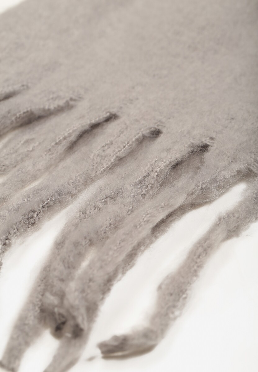 Szary Szalik Ozdobiony Frędzlami Esalirea