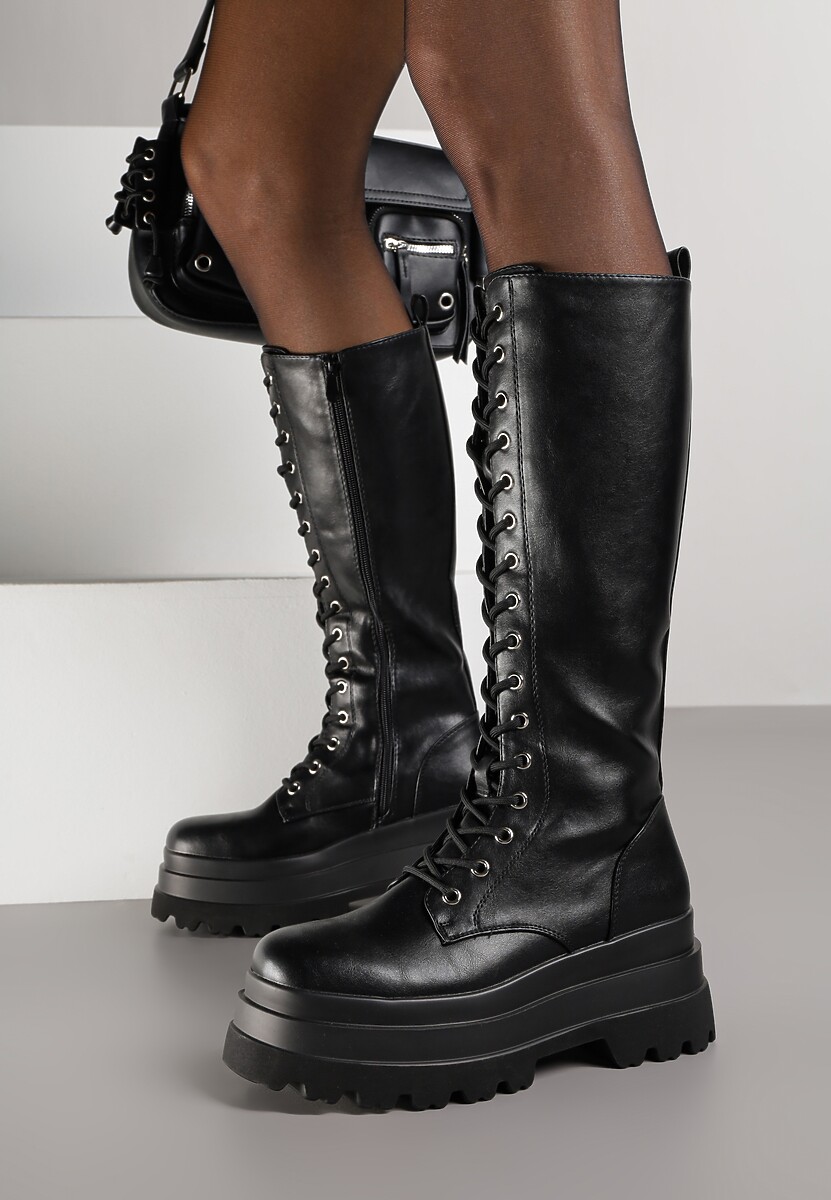 Czarne Kozaki na Platformie w Stylu Grunge Ozdobione Sznurowaniem Wiolara