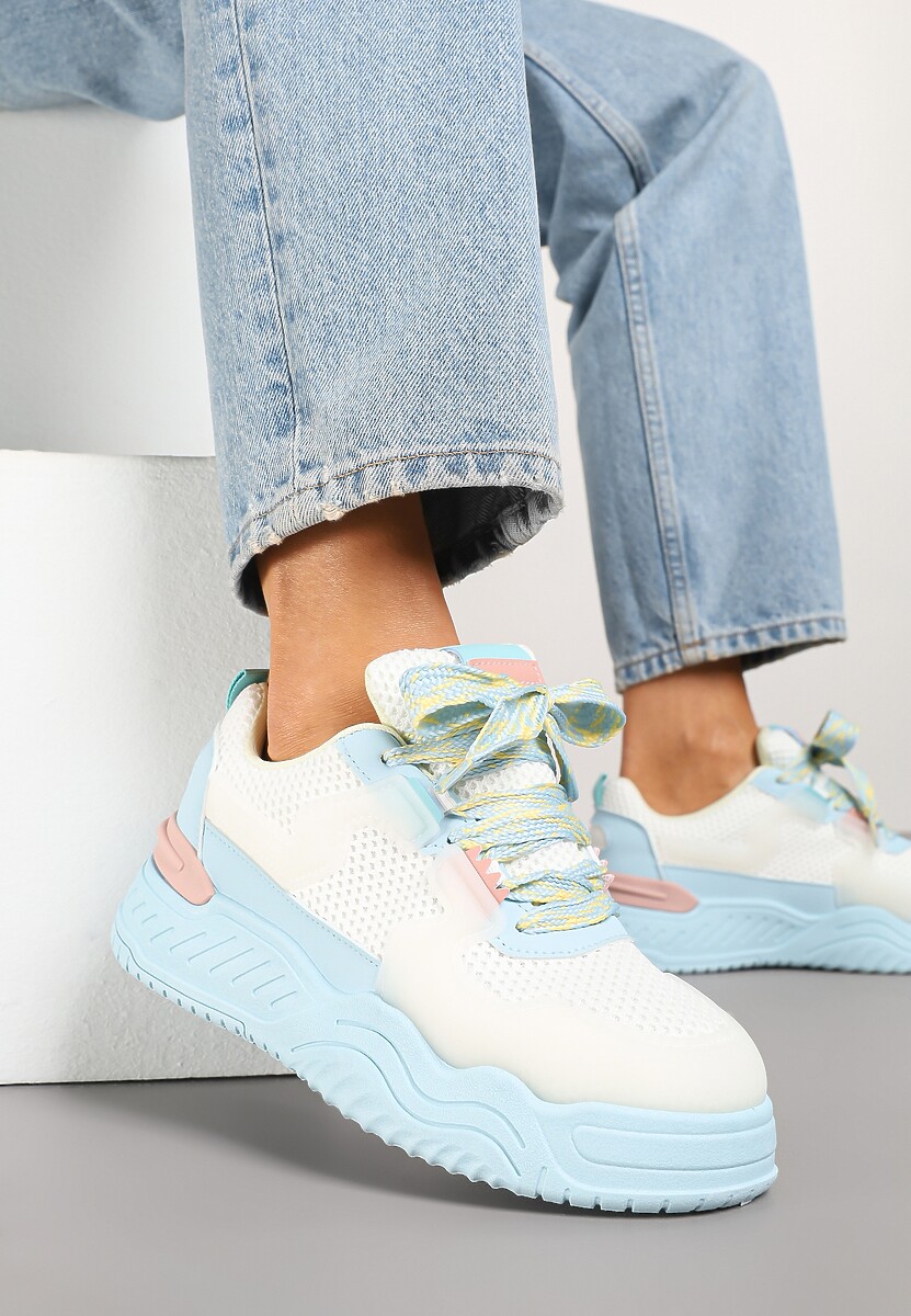 Biało-Niebieskie Sneakersy z Tłoczoną Platformą Xilanne