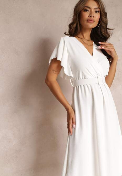 Biała Rozkloszowana Sukienka z Paskiem i Kopertowym Dekoltem Brinea