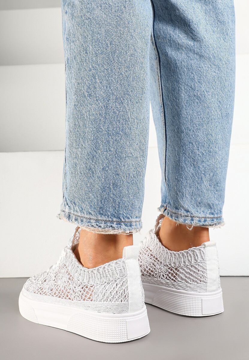 Białe Sneakersy z Ażurowej Koronki na Grubej Podeszwie Nanessia