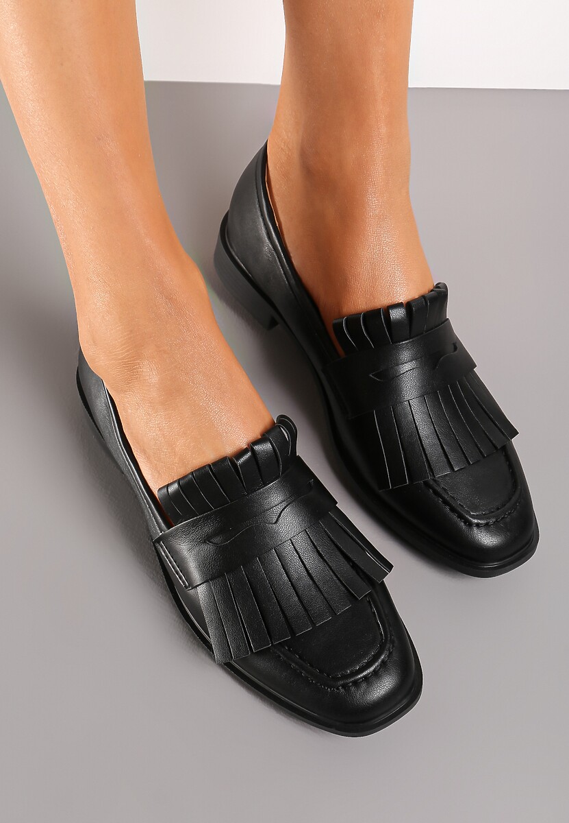 Czarne Mokasyny z Kwadratowym Noskiem i Frędzlami Tarnissa