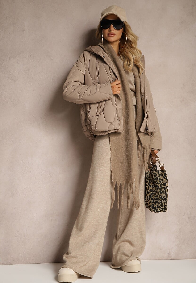 Ciemnobeżowa Kurtka z Materiałowym Kapturem i Kieszeniami Zdobiona Pikowanymi Przeszyciami Ravathrias