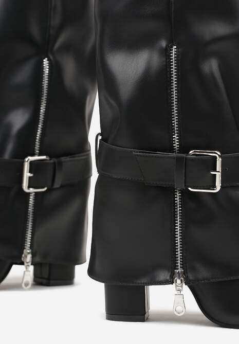 Czarne Kozaki na Słupku z Cholewką Imitującą Nogawkę ze Sprzączkami Unwedara