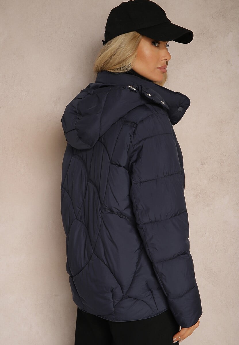 Granatowa Kurtka z Pikowanymi Przeszyciami o Prostym Kroju z Kapturem i Kieszeniami Salielia