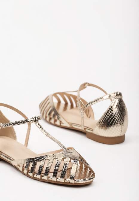 Złote Sandały Vices na Płaskiej Podeszwie Ozdobione Paseczkami z Zapięciem na Kostce Phaedrana