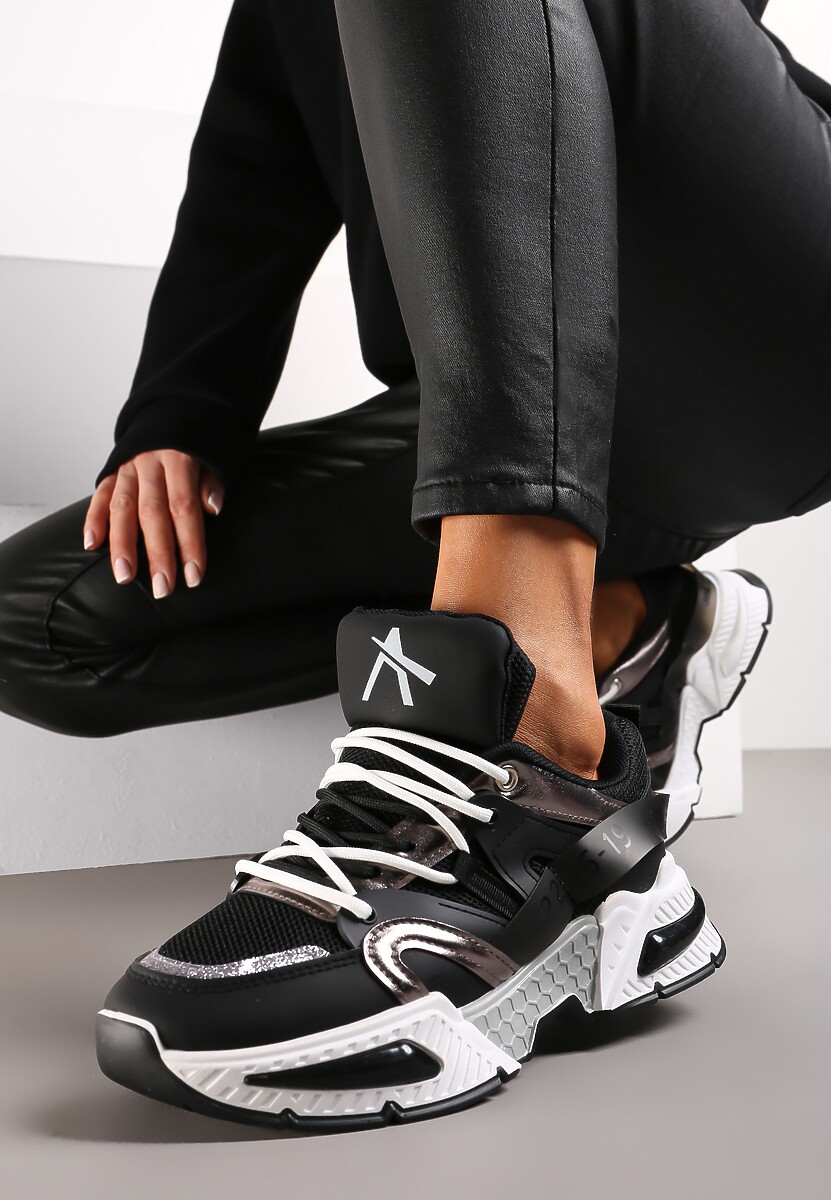 Czarne Nowoczesne Sneakersy z Grubą Podeszwą i Sznurowaniem Silika