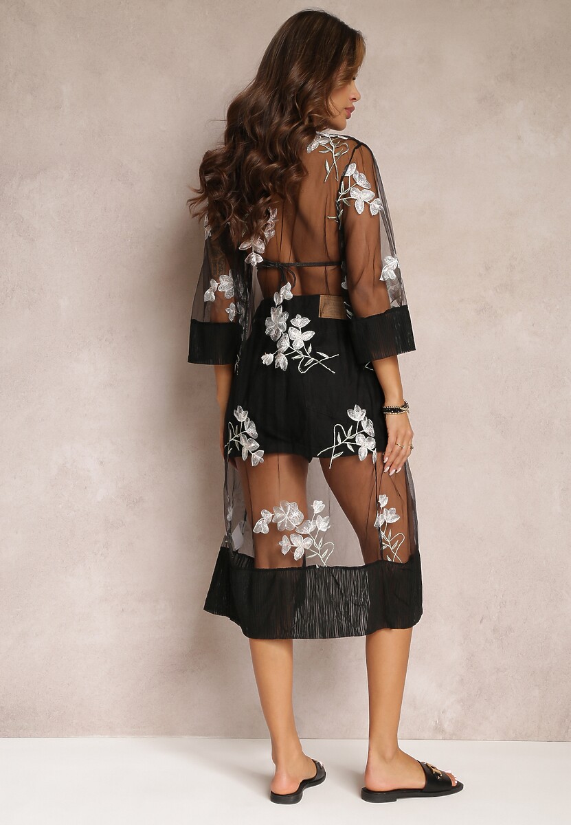 Czarna Przezroczysta Narzutka z Rękawem 3/4 i Haftem Calasine